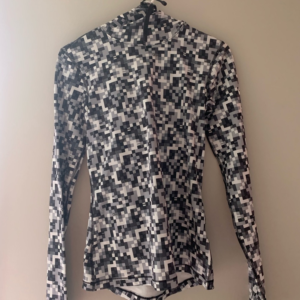 Nike checkered long sleeve - BARELY WORN!